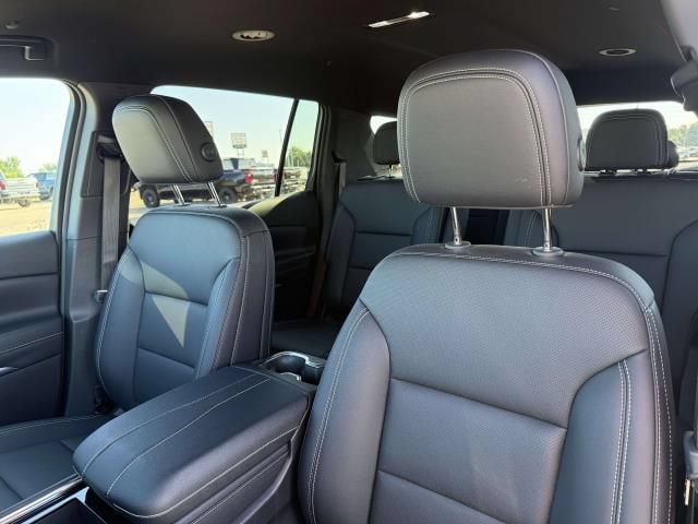 Used 2026 Chevrolet Traverse LT AWD/4WD image 13