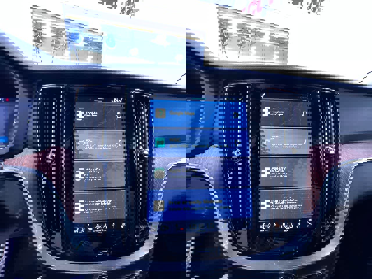 Used 2025 Volvo V60 B5 Cross Country Plus image 23