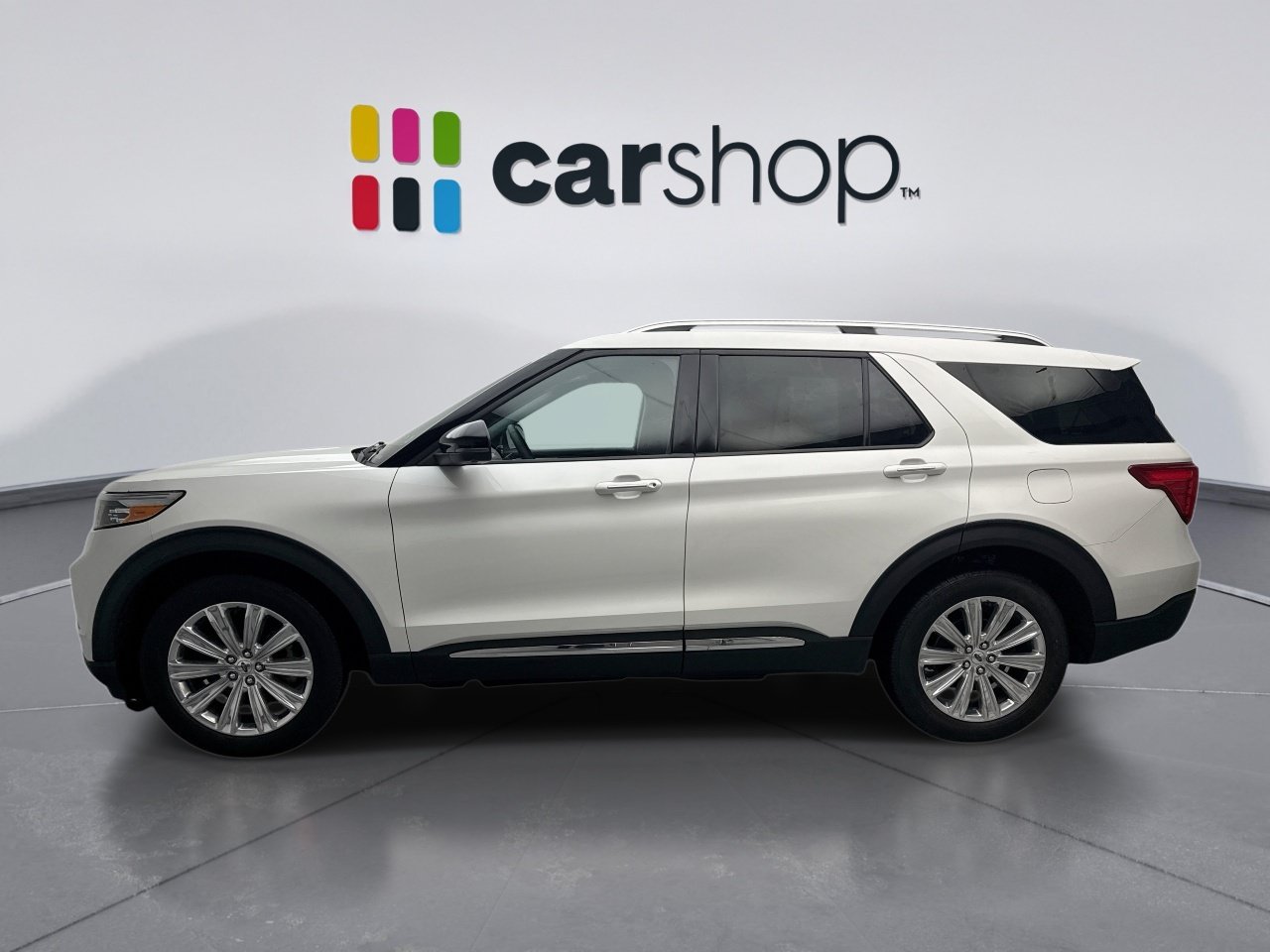 Used 2022 Ford Explorer Limited w/ Equipment Group 301A AWD/4WD image 2