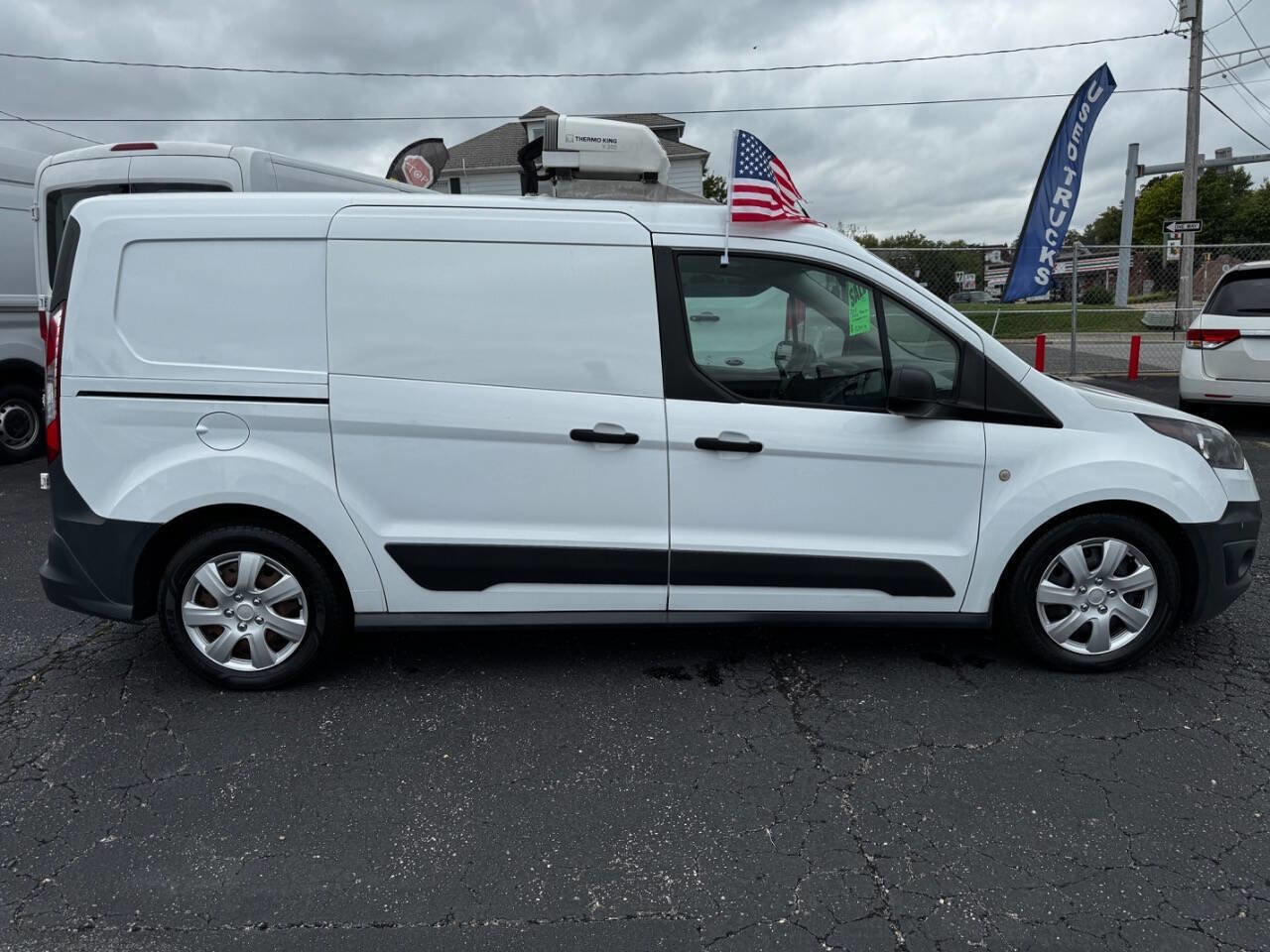 Used 2016 Ford Transit Connect XL image 3