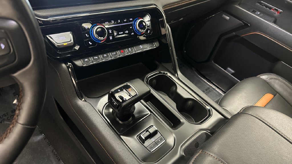 Used 2025 GMC Sierra 1500 AT4 w/ AT4 Premium Package AWD/4WD image 14