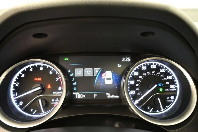 Used 2021 Toyota Camry XLE FWD image 9