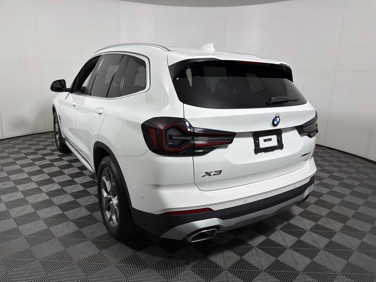 Used 2024 BMW X3 xDrive30i w/ Premium Package AWD/4WD image 5