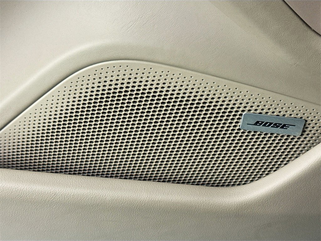 Used 2020 Porsche Taycan 4S image 18