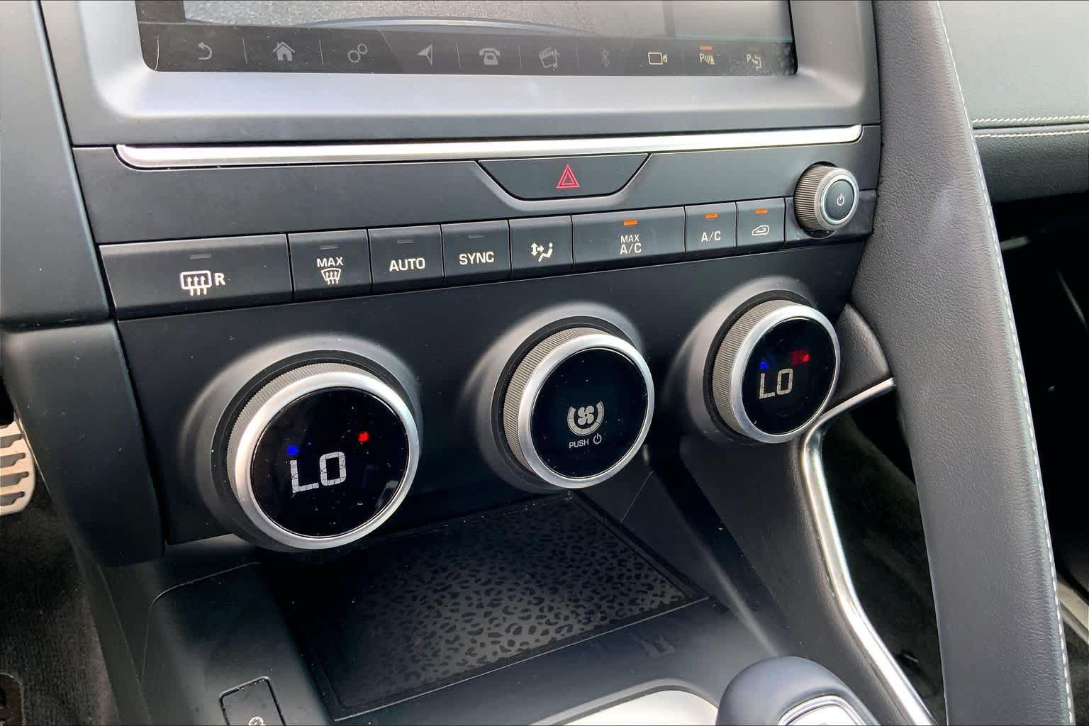 Used 2018 Jaguar E-PACE R-Dynamic SE AWD/4WD image 31