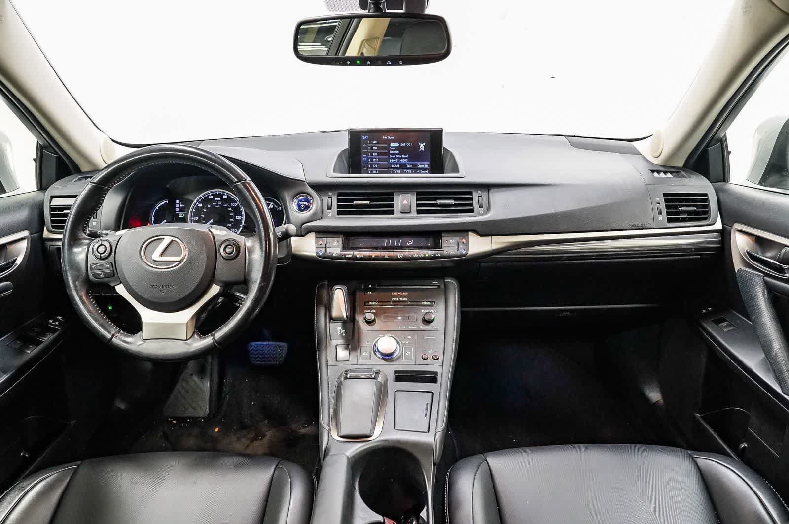 Used 2015 Lexus CT 200h w/ Navigation Package FWD image 12