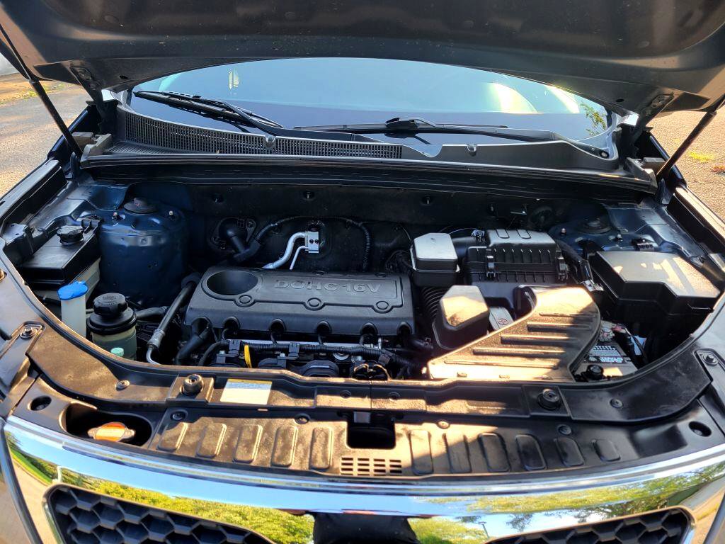 Used 2011 Kia Sorento LX image 9