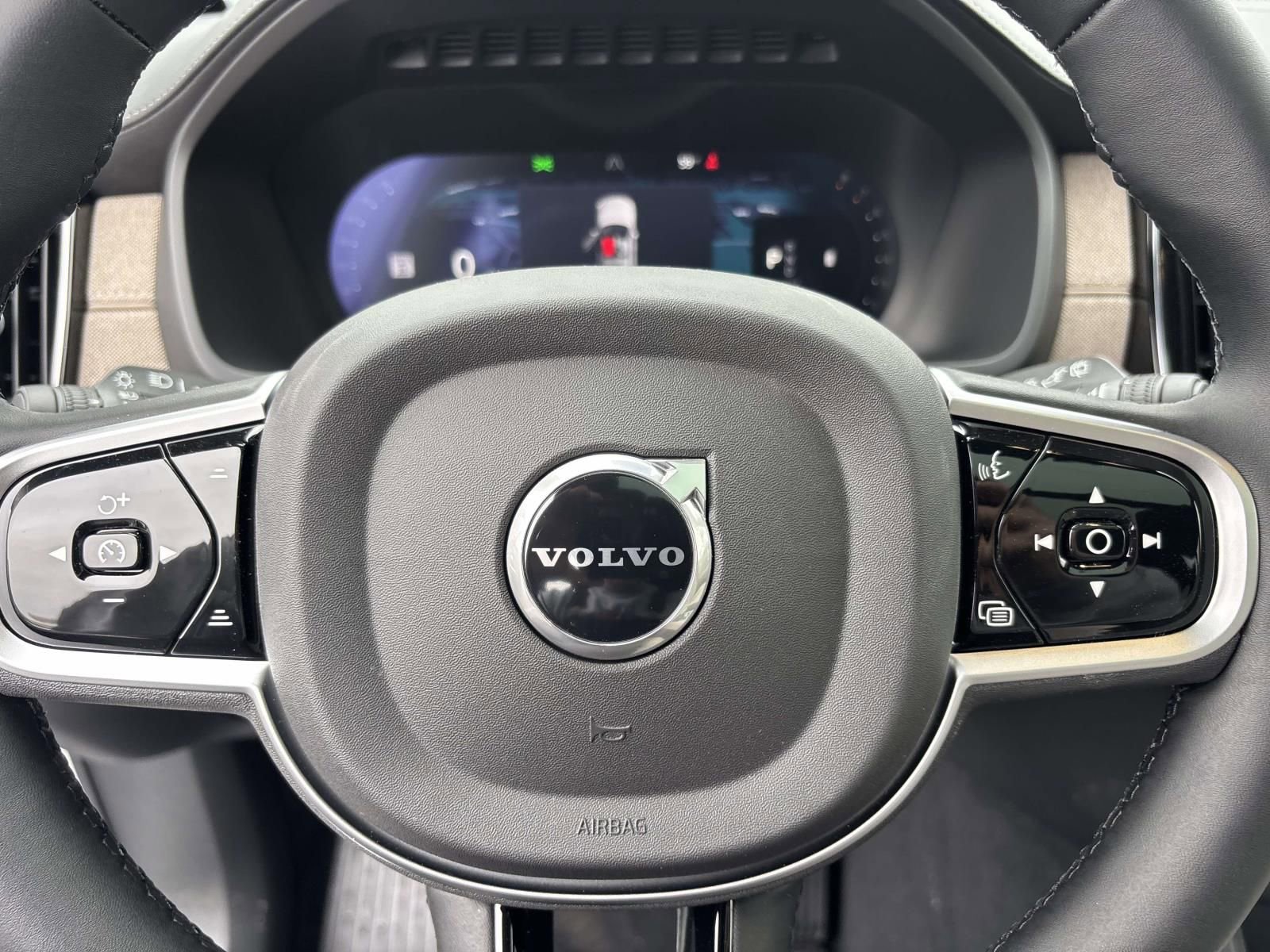 New 2026 Volvo XC90 B6 Plus w/ Protection Package Premier image 17