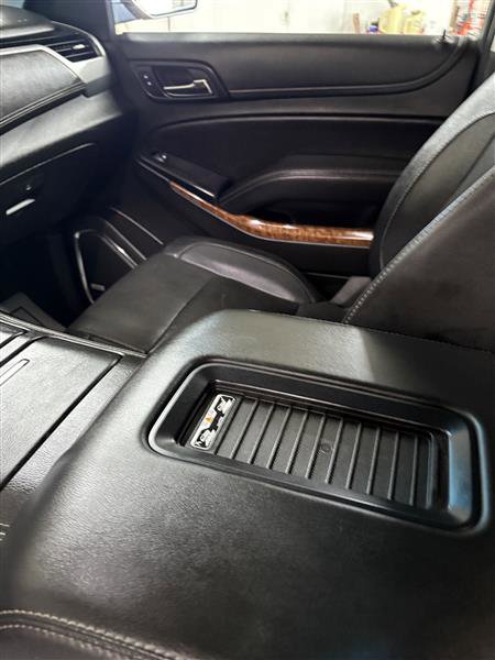 Used 2018 Chevrolet Suburban Premier image 11