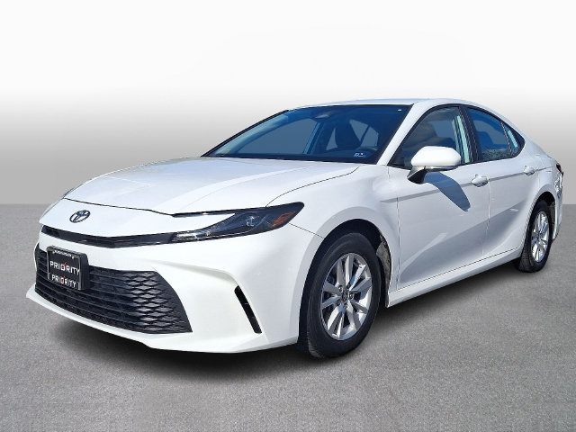 Used 2025 Toyota Camry LE FWD image 1