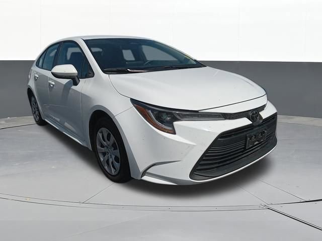 Used 2024 Toyota Corolla LE FWD image 1