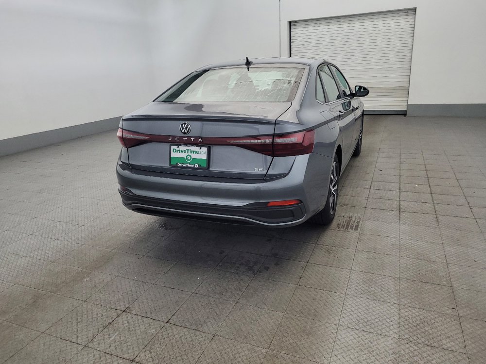 Used 2025 Volkswagen Jetta SE FWD image 7