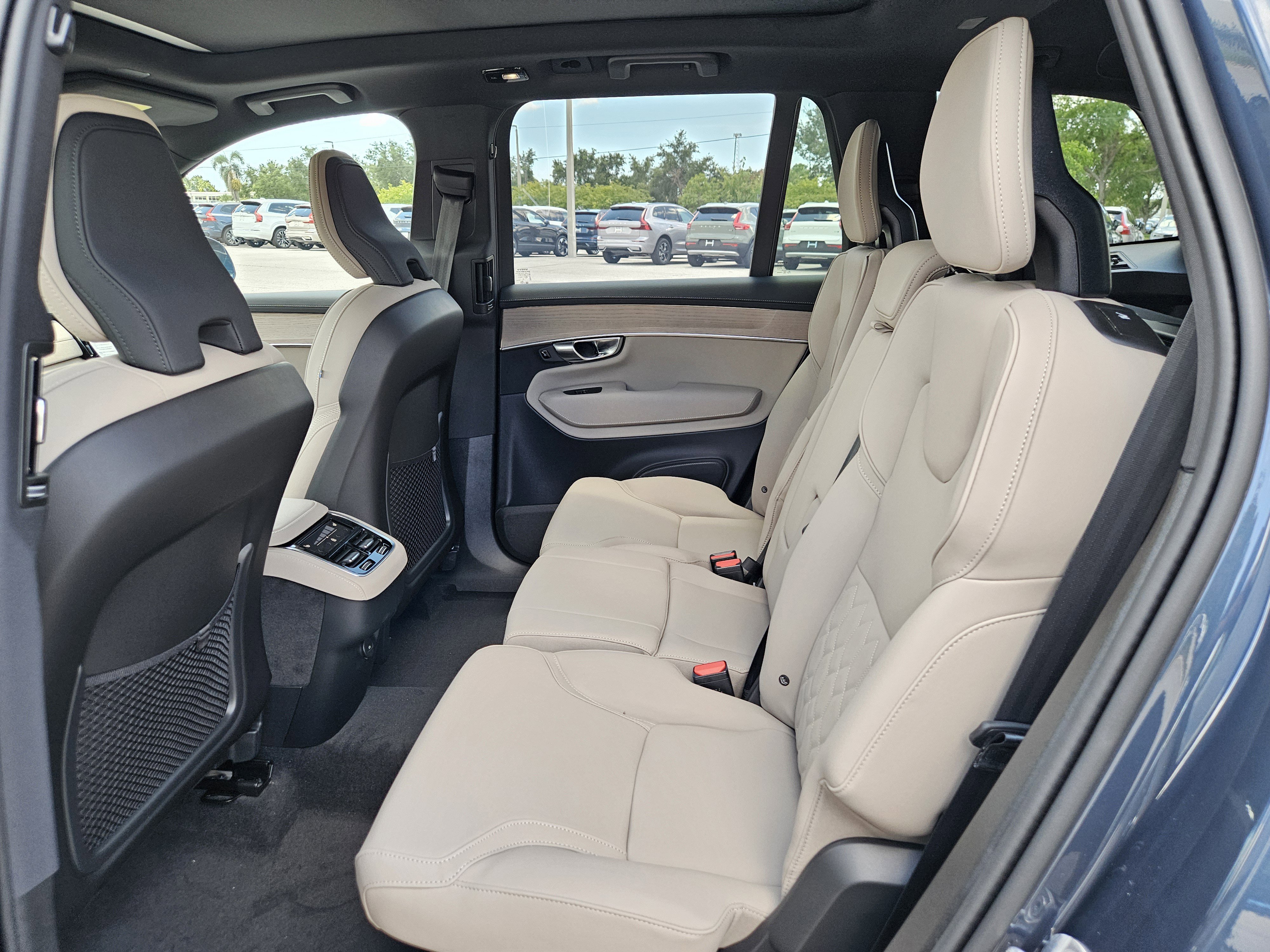 New 2026 Volvo XC90 B5 Plus image 14