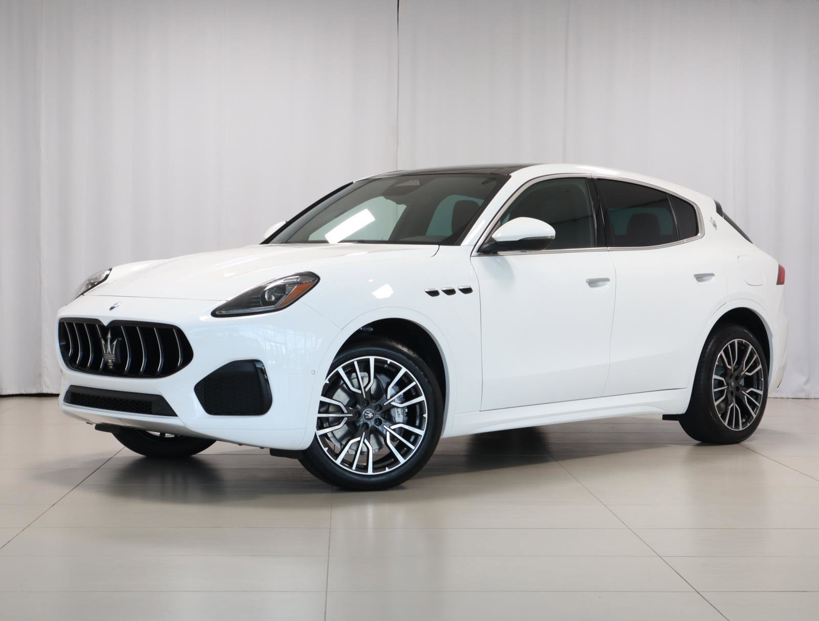 New 2025 Maserati Grecale GT