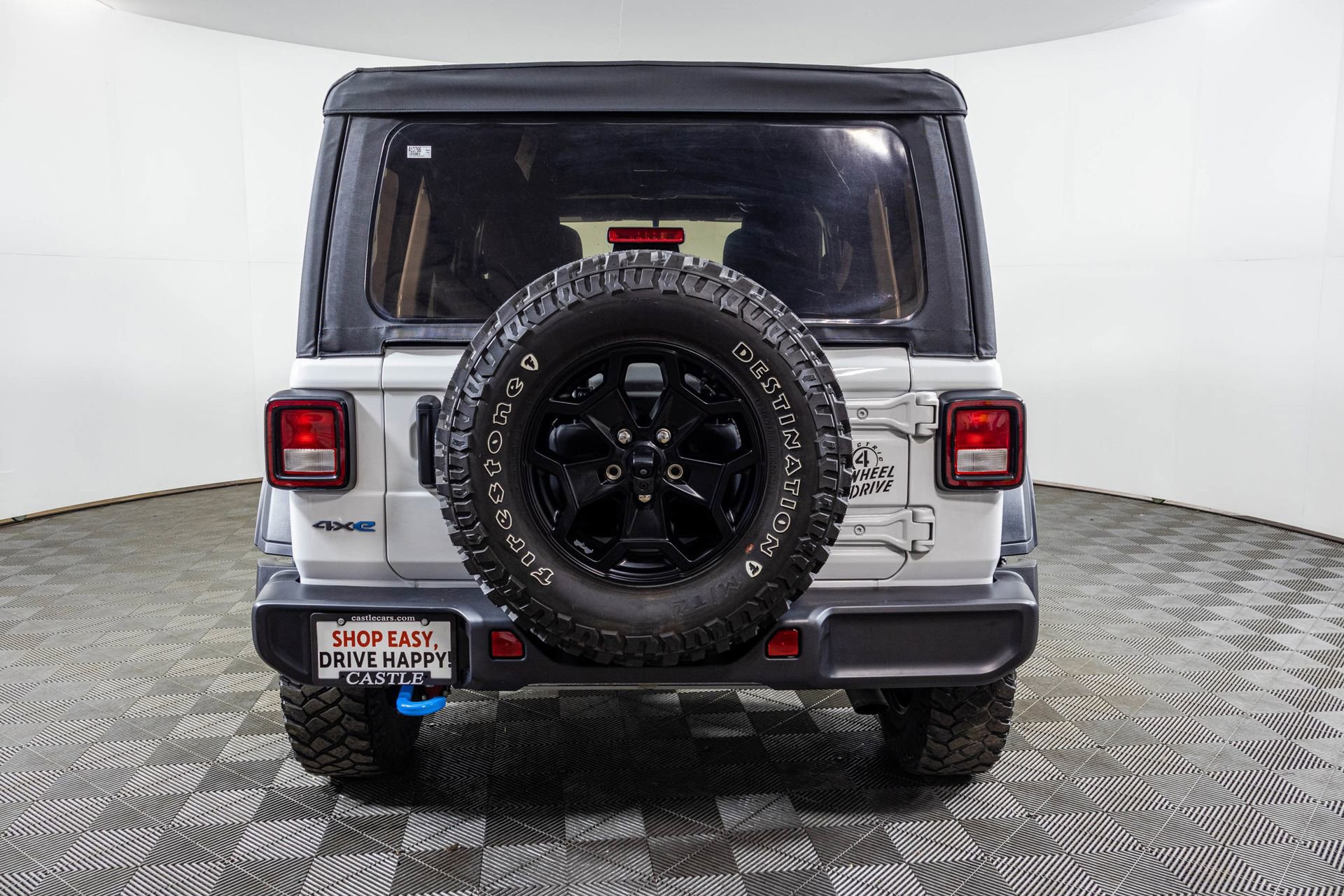 Used 2023 Jeep Wrangler Unlimited w/ Cold Weather Group image 16