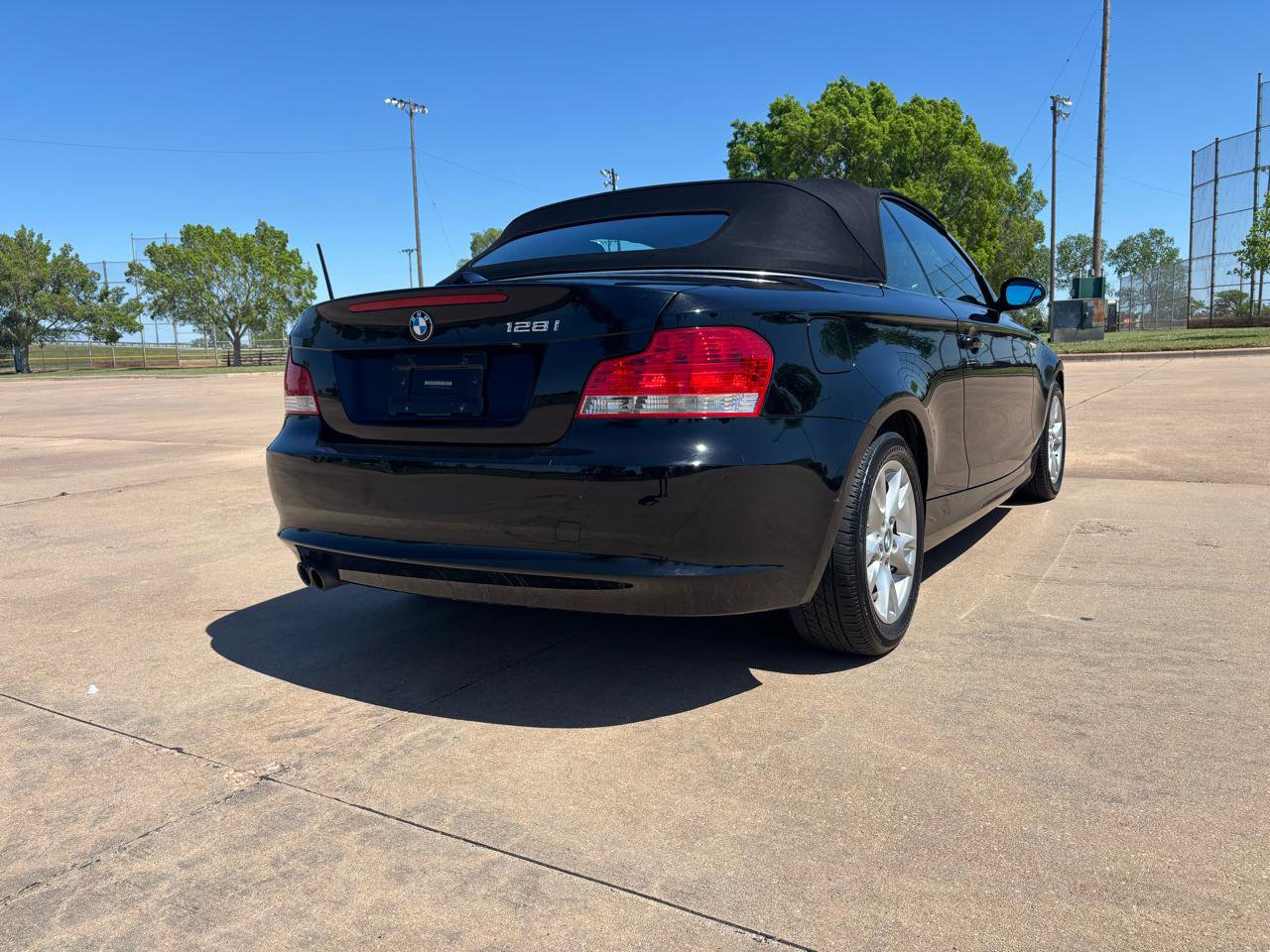 Used 2008 BMW 128i Convertible image 35