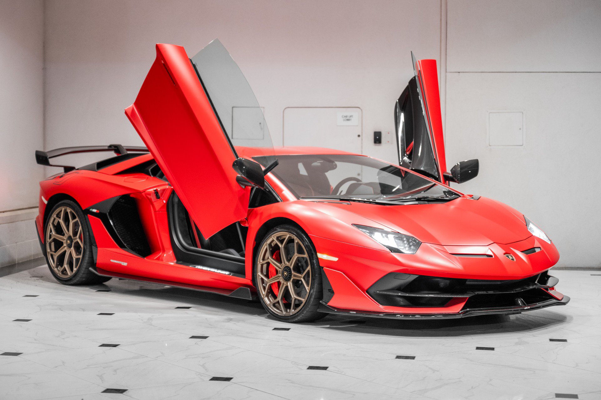 Used 2021 Lamborghini Aventador SVJ AWD/4WD image 17