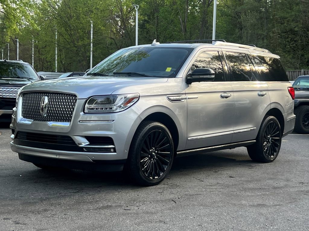 Used 2021 Lincoln Navigator Reserve w/ Luxury Package image 3