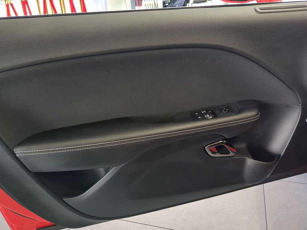 Used 2019 Dodge Challenger SRT Hellcat Redeye image 18