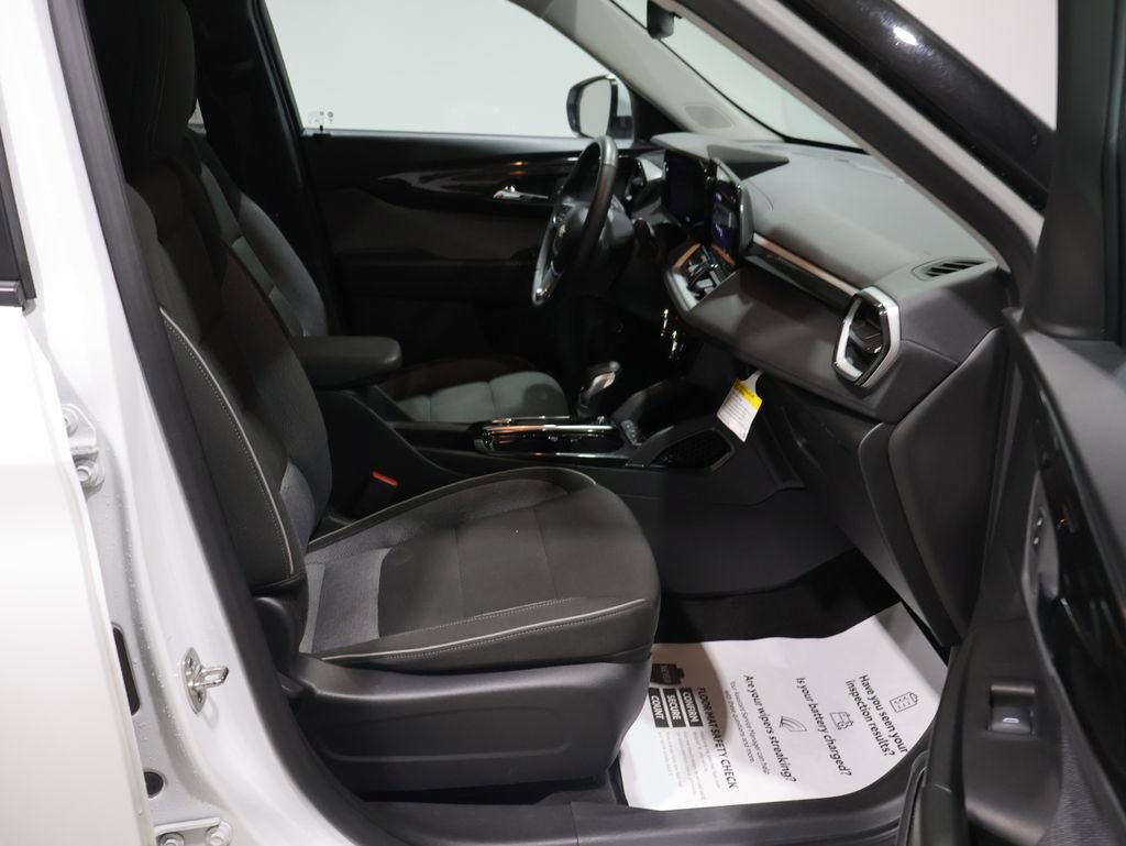 Used 2024 Chevrolet TrailBlazer LT w/ Convenience Package image 23
