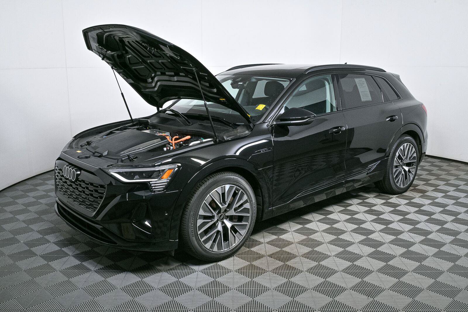 Used 2024 Audi Q8 e-tron Prestige w/ Prestige Package AWD/4WD image 35
