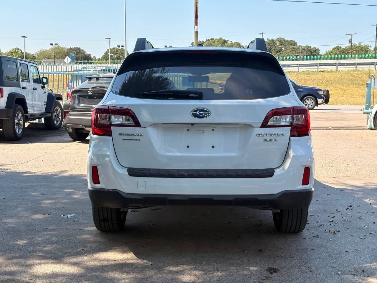 Used 2015 Subaru Outback 3.6R Limited AWD/4WD image 4