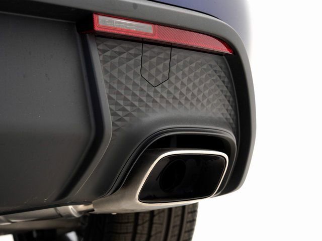 Certified 2025 Porsche Macan AWD/4WD image 29
