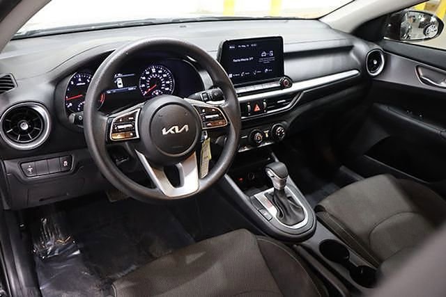 Used 2022 Kia Forte LXS image 19