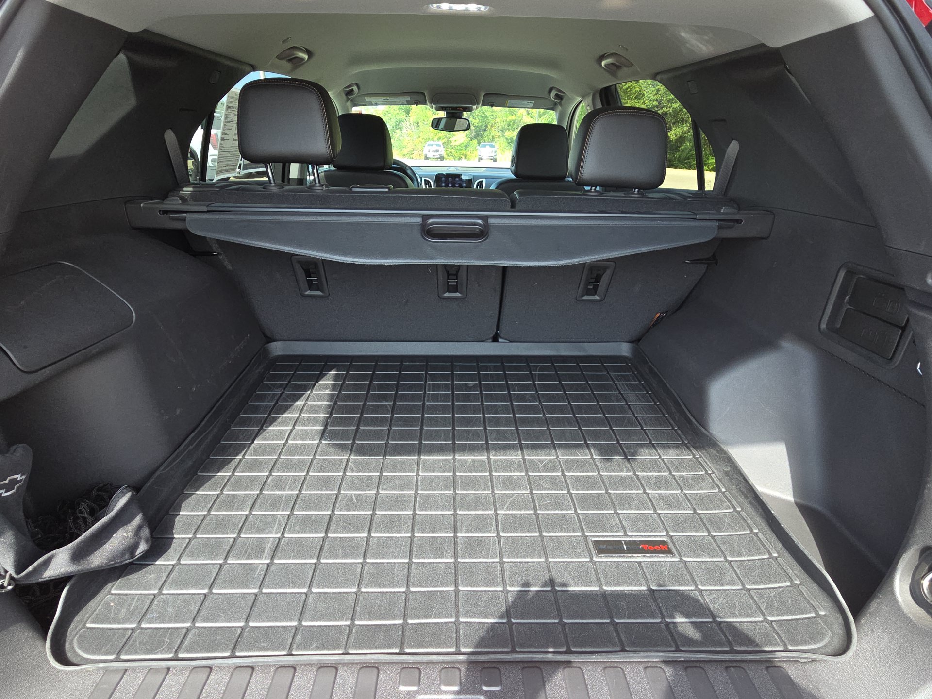 Used 2024 Chevrolet Equinox Premier FWD image 32