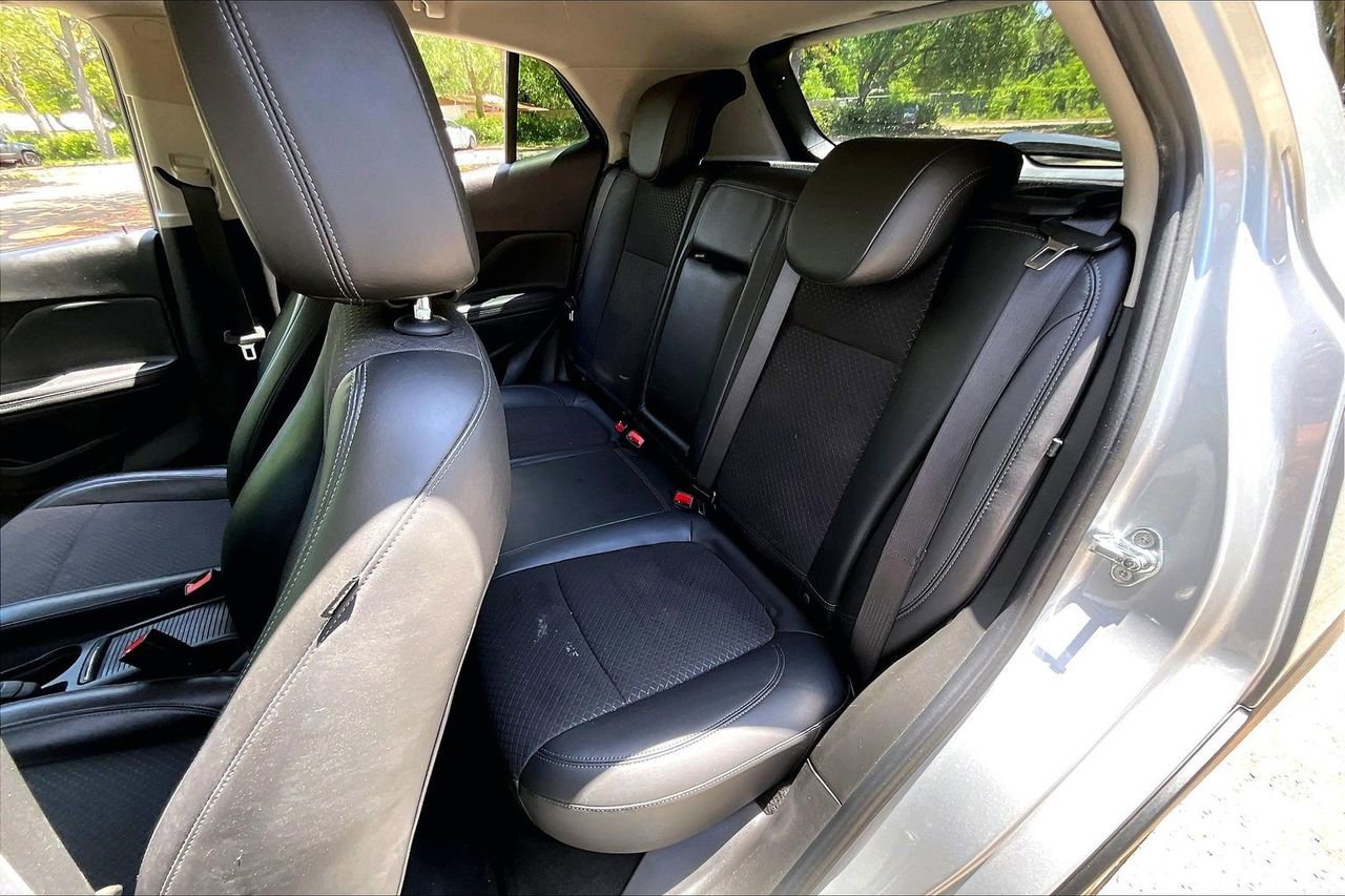Used 2020 Buick Encore Preferred FWD image 19