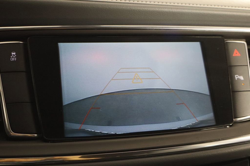 Used 2019 Buick Enclave Essence image 38