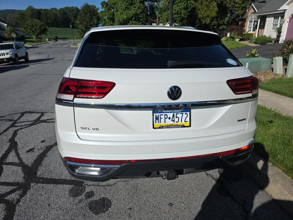 Used 2023 Volkswagen Atlas Cross Sport SEL AWD/4WD image 2