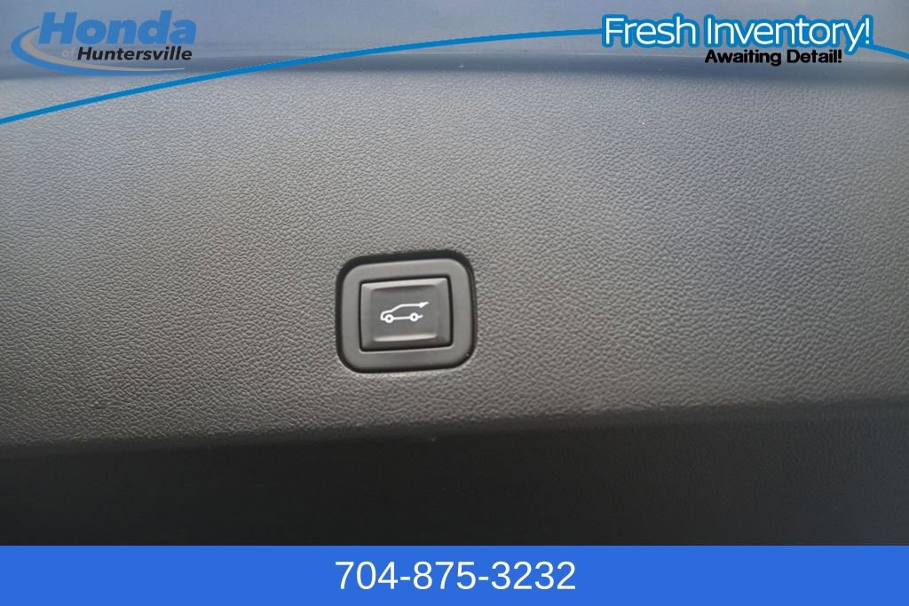 Used 2022 Cadillac XT6 Sport w/ Technology Package AWD/4WD image 11