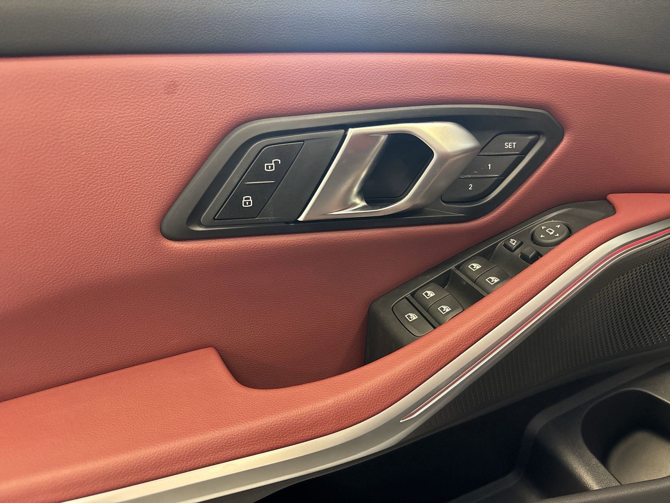 Used 2025 BMW 330i Sedan w/ M Sport Package image 25