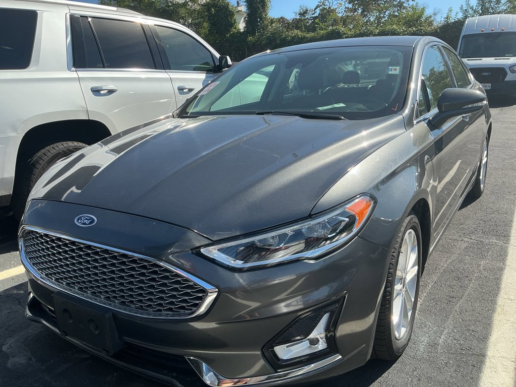Used 2019 Ford Fusion Energi Titanium FWD image 2