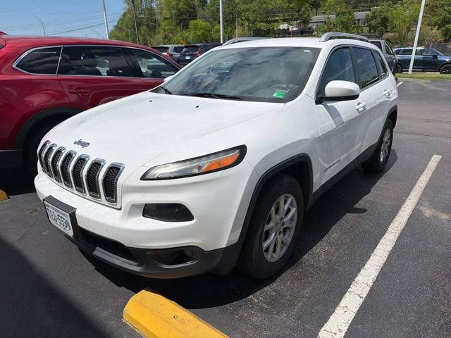 Used 2016 Jeep Cherokee Latitude AWD/4WD image 4