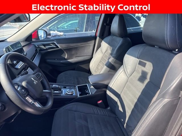 Used 2023 Mitsubishi Outlander SE image 10