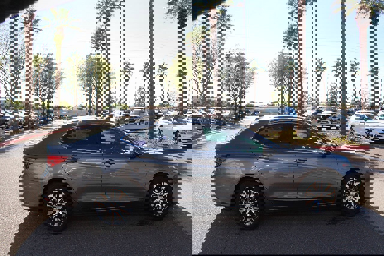 Used 2017 Acura TLX image 6