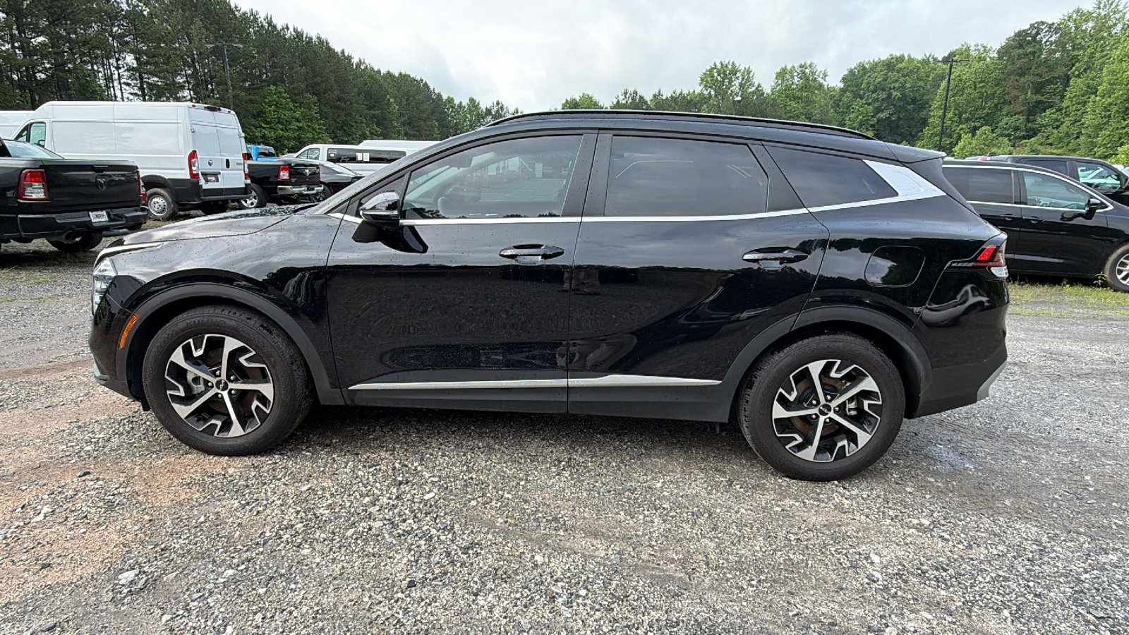 Used 2025 Kia Sportage EX w/ Premium Package FWD image 11