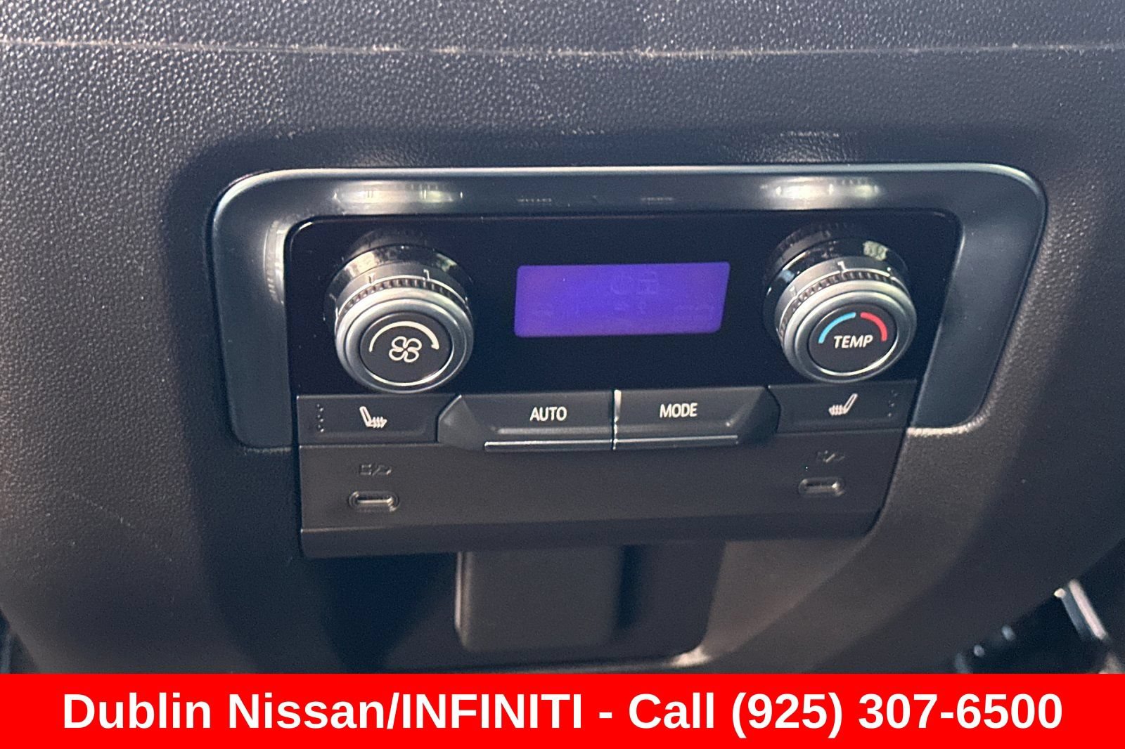 Used 2025 GMC Yukon XL Denali AWD/4WD image 43