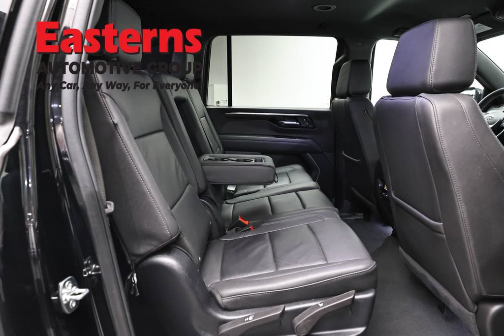 Used 2025 Chevrolet Suburban Z71 AWD/4WD image 25