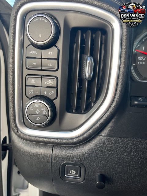 Used 2019 Chevrolet Silverado 1500 High Country w/ Technology Package image 17