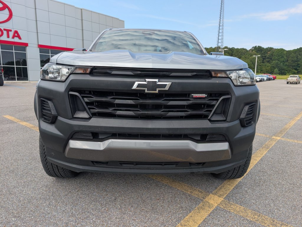 Used 2025 Chevrolet Colorado Trail Boss AWD/4WD image 9
