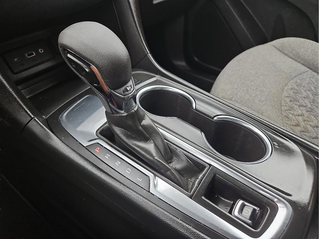 Used 2024 Chevrolet Equinox LT FWD image 18