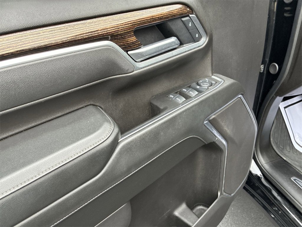 Used 2025 GMC Sierra 2500 SLE w/ SLE Value Package; image 13