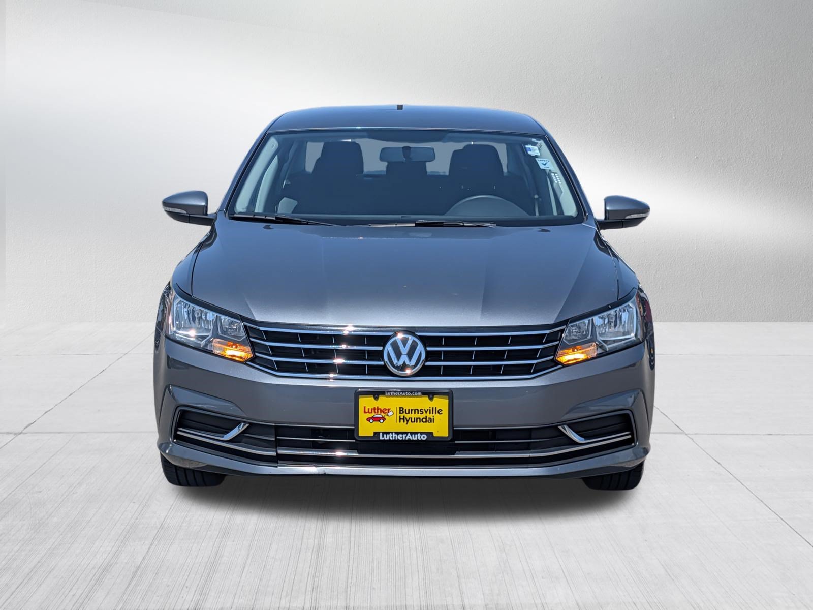 Used 2016 Volkswagen Passat 1.8T R-Line FWD image 2