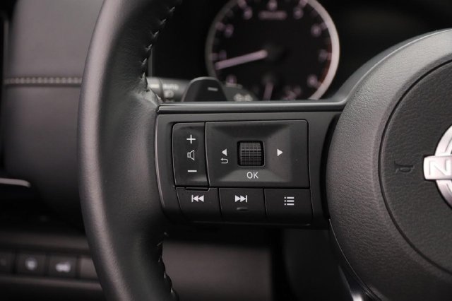 Certified 2025 Nissan Pathfinder SV w/ SV Premium Package FWD image 14