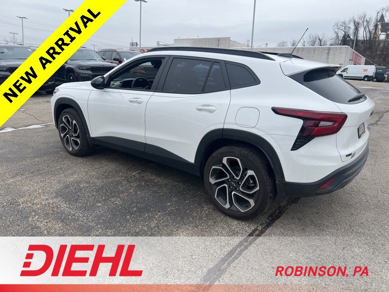 Used 2025 Chevrolet Trax RS image 9