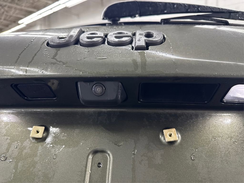 Used 2020 Jeep Cherokee Trailhawk image 15