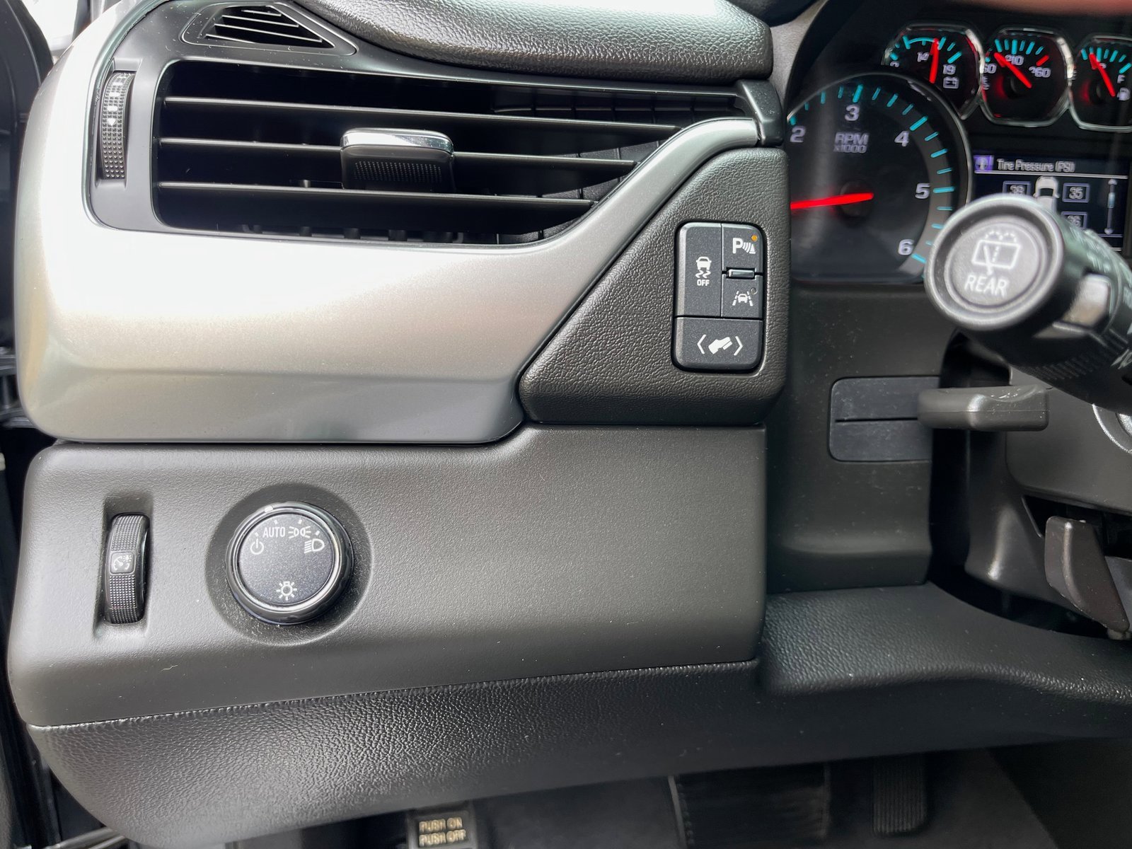 Used 2019 Chevrolet Tahoe LT image 33